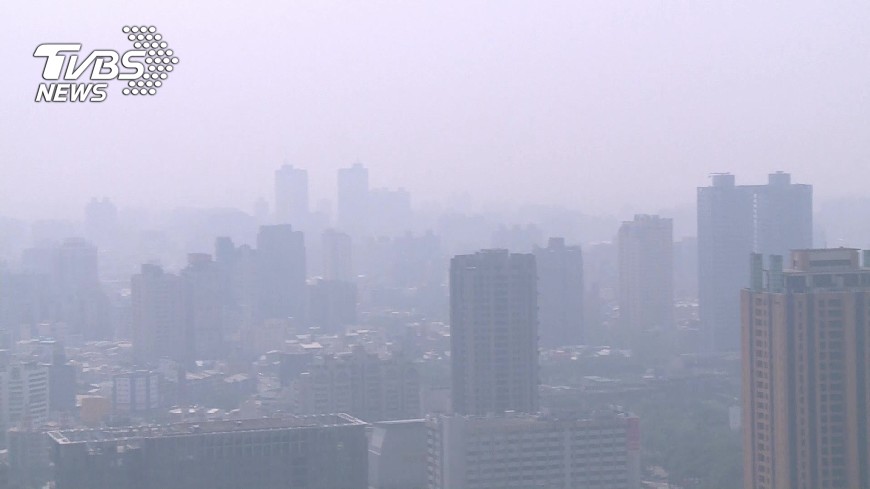 高雄霧霾嚴重 民眾宜做好防護