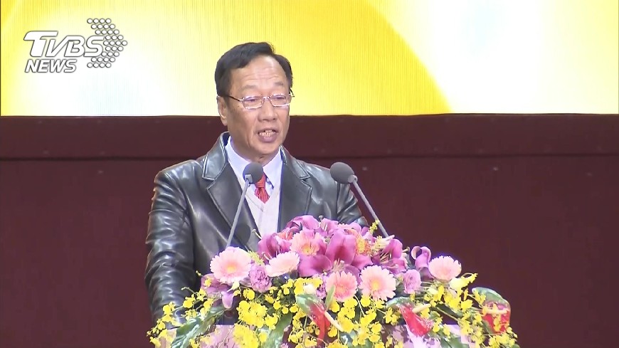 鴻海FII掛牌中國速准 藍綠憂磁吸效應