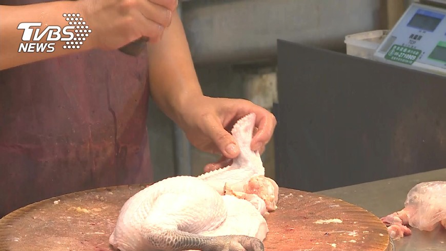 沖一下再入鍋?「水洗生雞肉」恐使細菌傳播 引敗血症