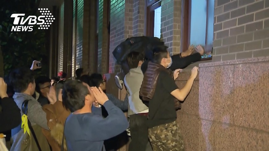 快訊／太陽花學運黃國昌等22人　二審維持原判無罪