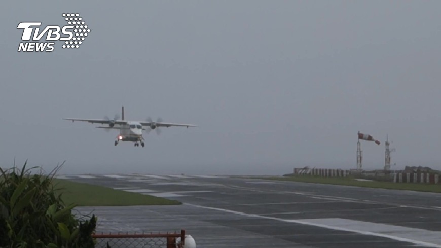春節外島疏運 空軍派遣C-130運輸機待命
