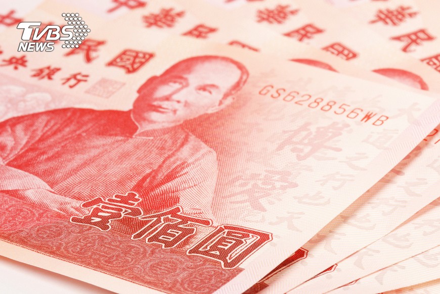 第一次加薪…「只多200」 新鮮人淚問:正常嗎?