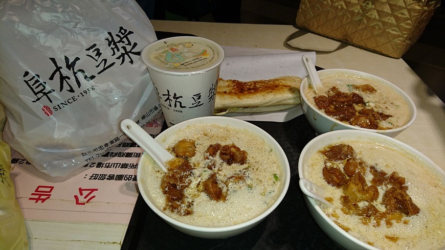 阜杭豆漿平假日一堆人!老饕揭魅力 狂讚「這品項」:不香嗎