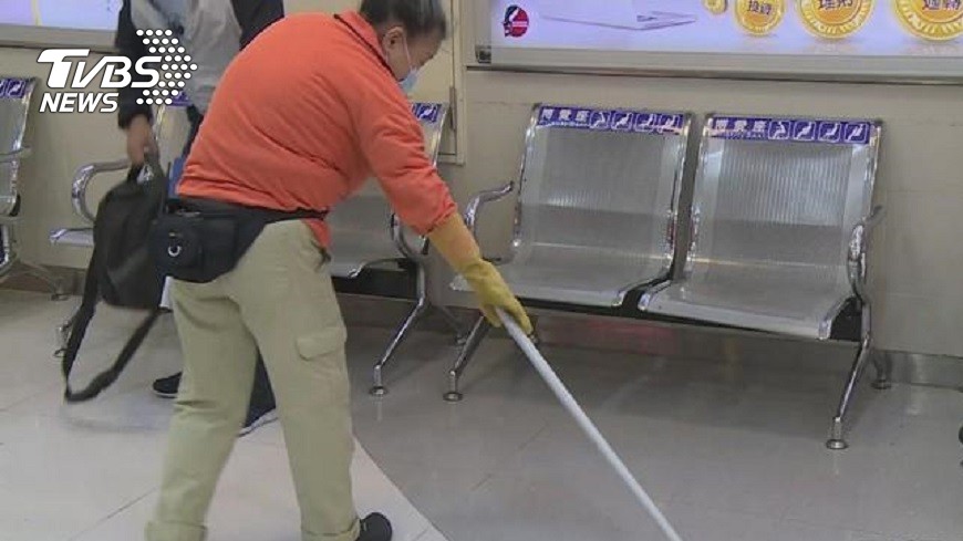 打掃阿姨幫顧東西被當賊 貴婦辱:「手髒還摸我東西」