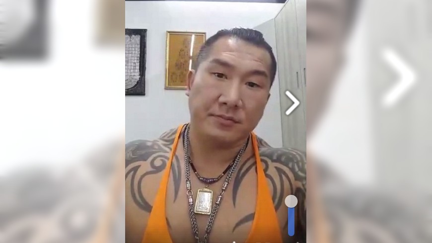 館長在直播中表示想要捐款幫助呂鴻毅一家人。圖／取自飆捍臉書