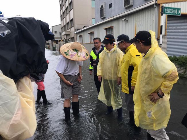 賴神跌入凡間 網友:「還好只當到市長」