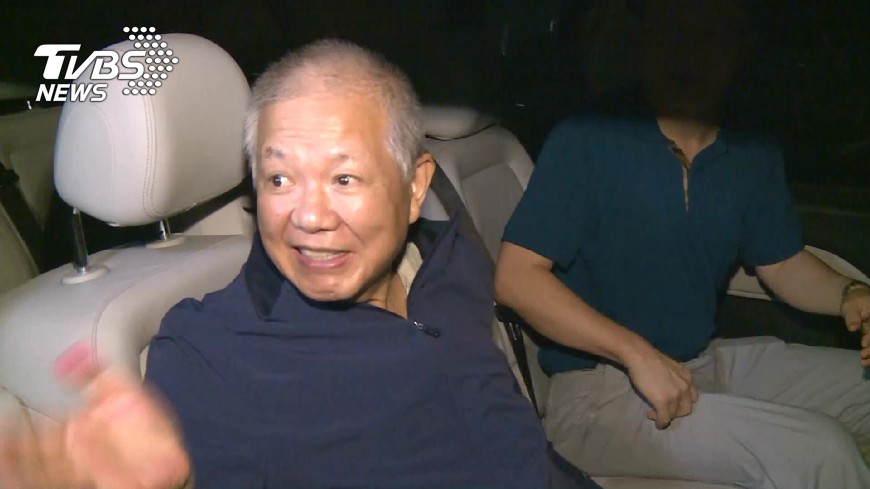 裁定何壽川四億元交保 現金80分鐘內送達