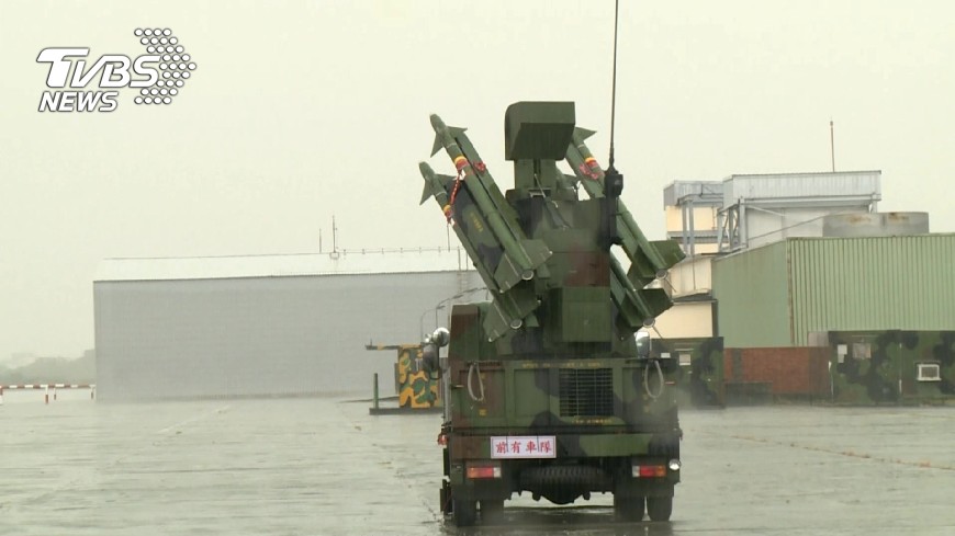 空軍一天驚傳1死1傷 少尉無生命反應送急救、下士陳屍車內