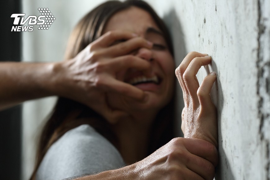 狼父亂倫性侵妻幫掩飾! 9歲女童懷孕產女嬰