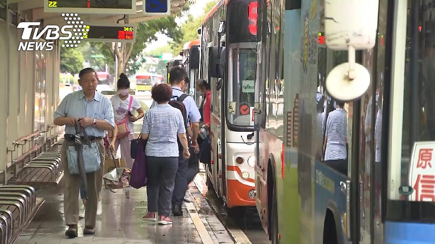 107年度施政方針 推最低工資法及勞保年改