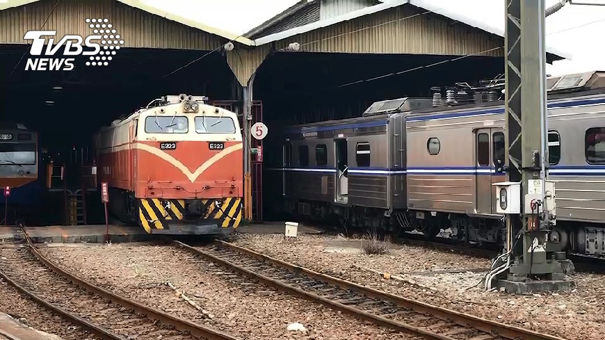 台鐵貨運列車出軌 查出司機員酒駕
