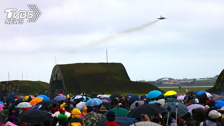 新竹空軍基地開放 馮世寬:為何子雨祈福