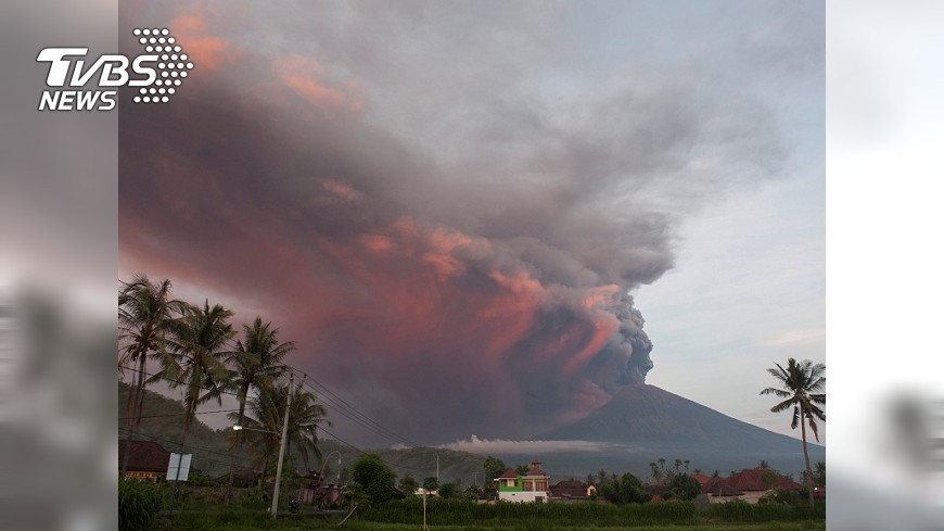 印尼阿貢火山再噴發 取消多個國際航班