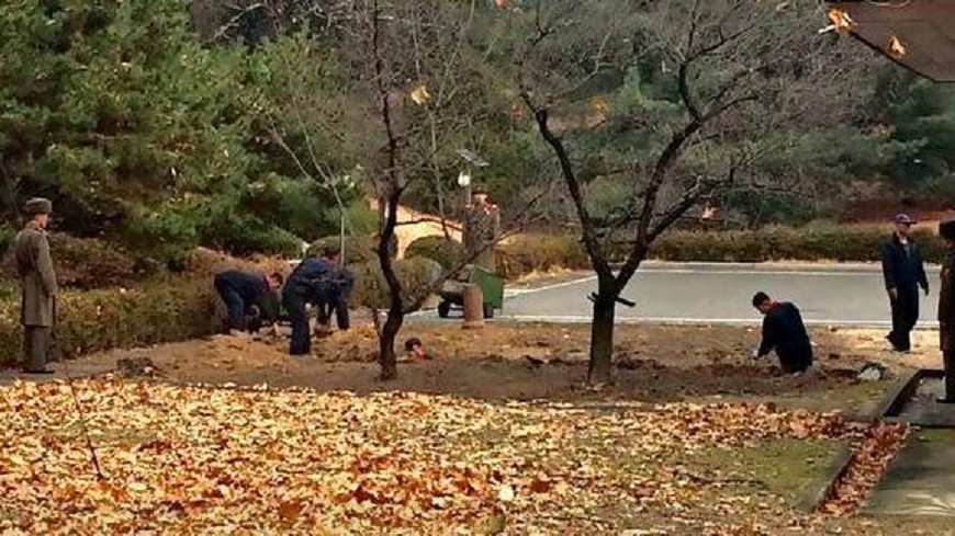 嚴防士兵再叛逃 北韓換警挖1公尺深壕溝