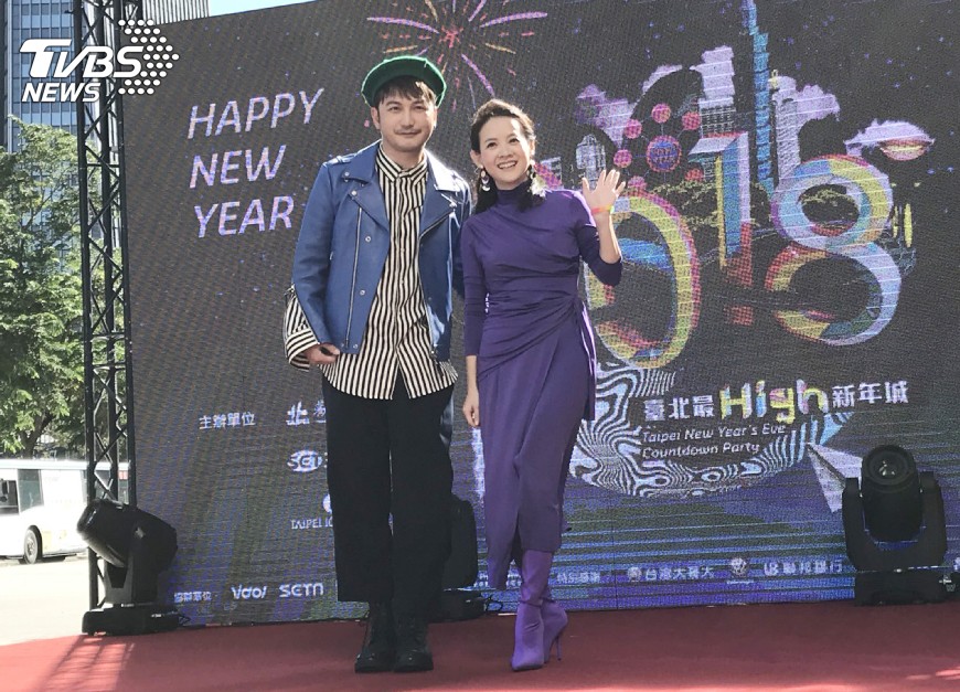 阿寶與Kid主持跨年晚會 101煙火走環保風