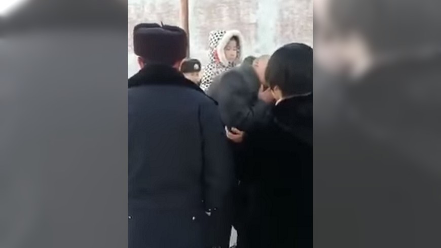 影/死刑犯告別親人 女兒天真喊「拜拜,爸爸」