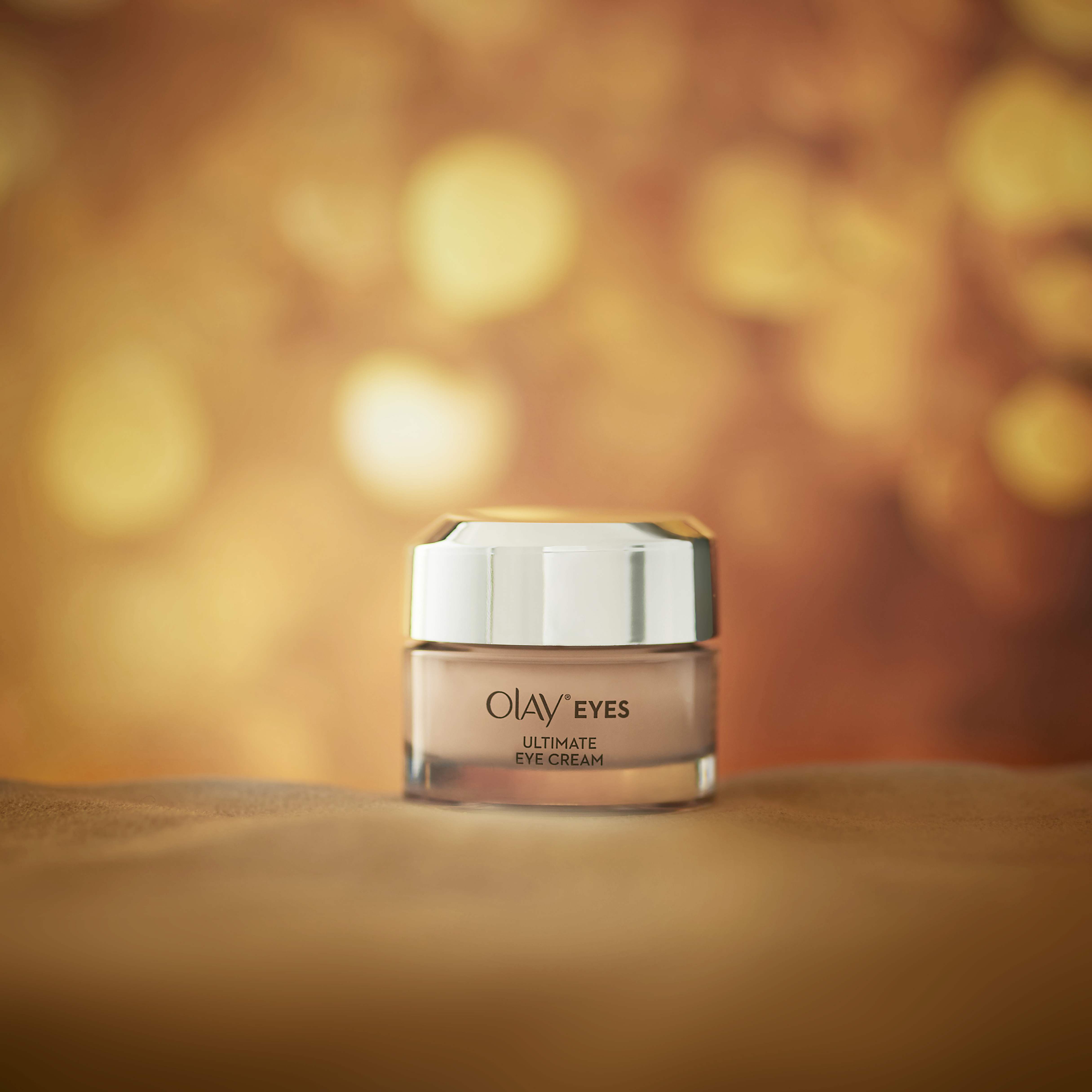 美國OLAY 臻緻全效眼霜。