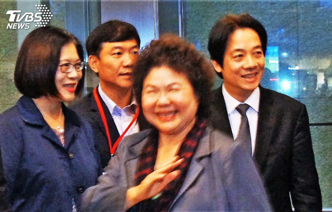 T怪客踢新聞/花媽往事還在冒煙