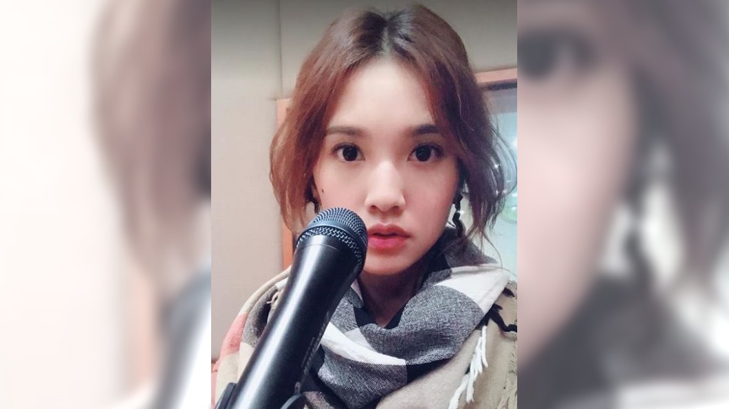 楊丞琳深夜放閃PO鉅額禮物 粉絲猜:被求婚嗎?
