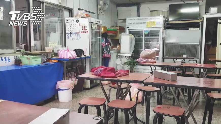 1人用餐坐到4人位　她被問「讓位」超尷尬