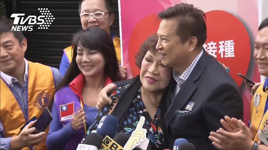 復合後更甜!周遊宣布10月開200桌 穿婚紗辦婚宴