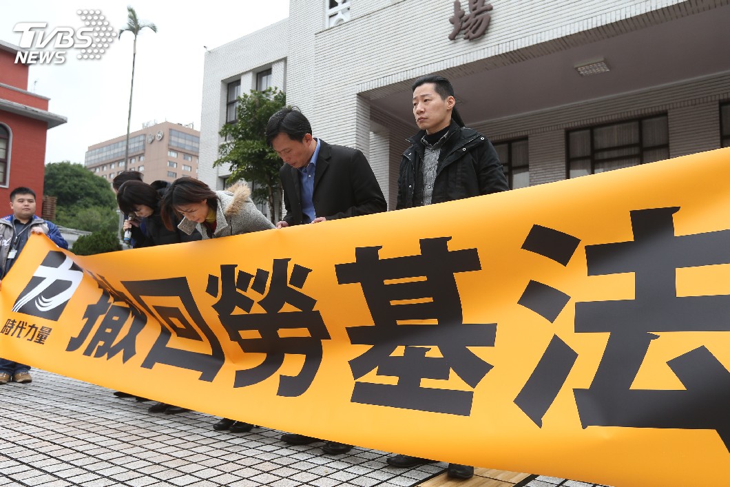 立院二讀！加班時數延長　放寬單月54小時