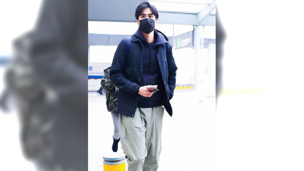 胡一天隨興亂髮現身機場 粉絲暴動:帥到分手