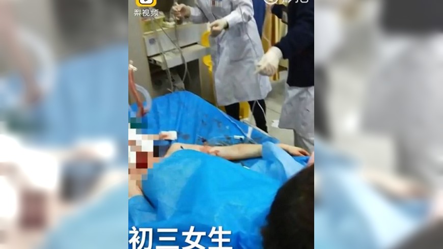 求看答案被拒絕 國中生拿彈簧刀刺死女同學