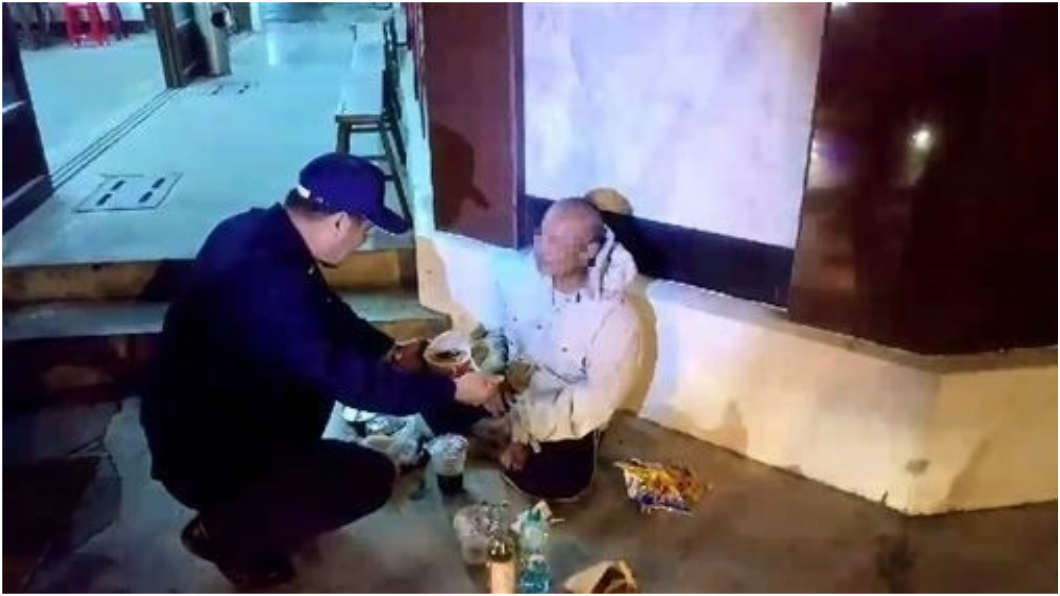 醉男寒夜呆坐路邊發抖 堅持:我寧願冷死也不酒駕!
