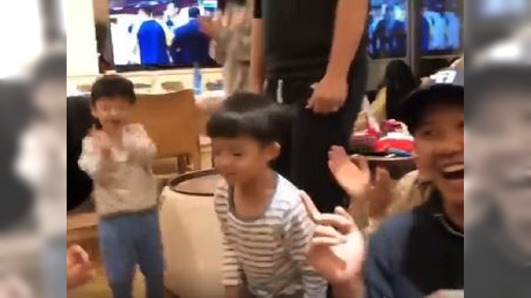 飛翔兄弟3歲啦! 超萌奶音說這句讓大家直呼:好懂事