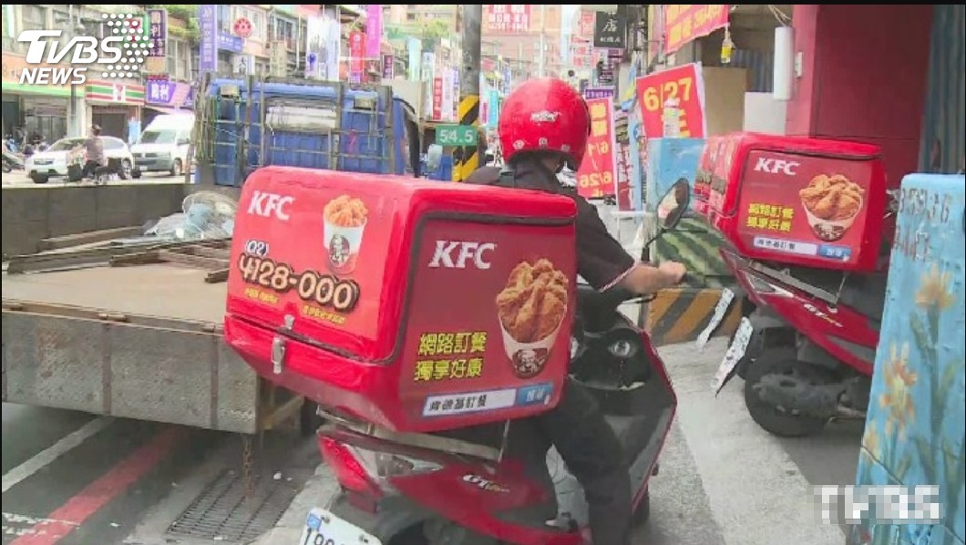 要外送員「幫買菸」!速食店經理揭一張單心酸獲利