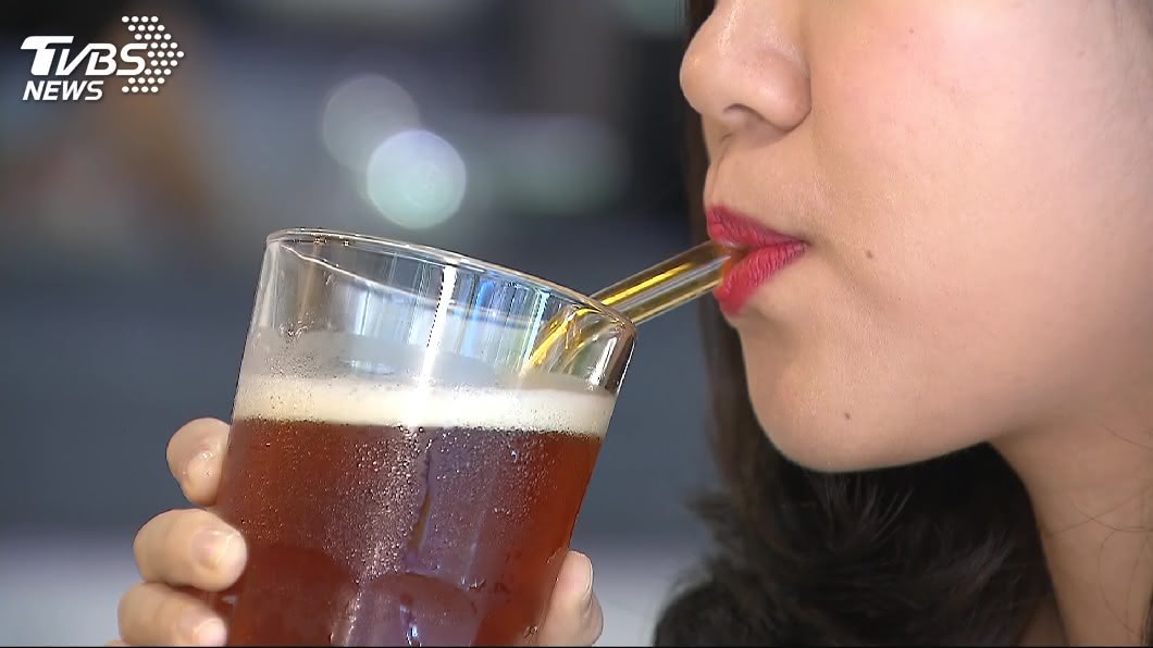 含糖飲料隱憂 研究:多喝100毫升罹癌風險增18%
