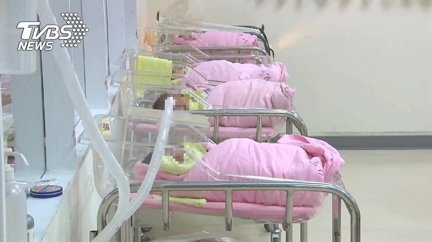 醫院抱錯娃！父母養3年　拒換回親生兒