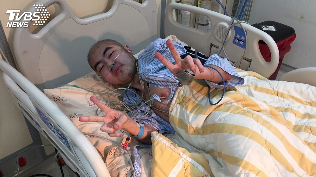 只想大口呼吸…幸運換肺卻罹癌 靠愛對抗病魔