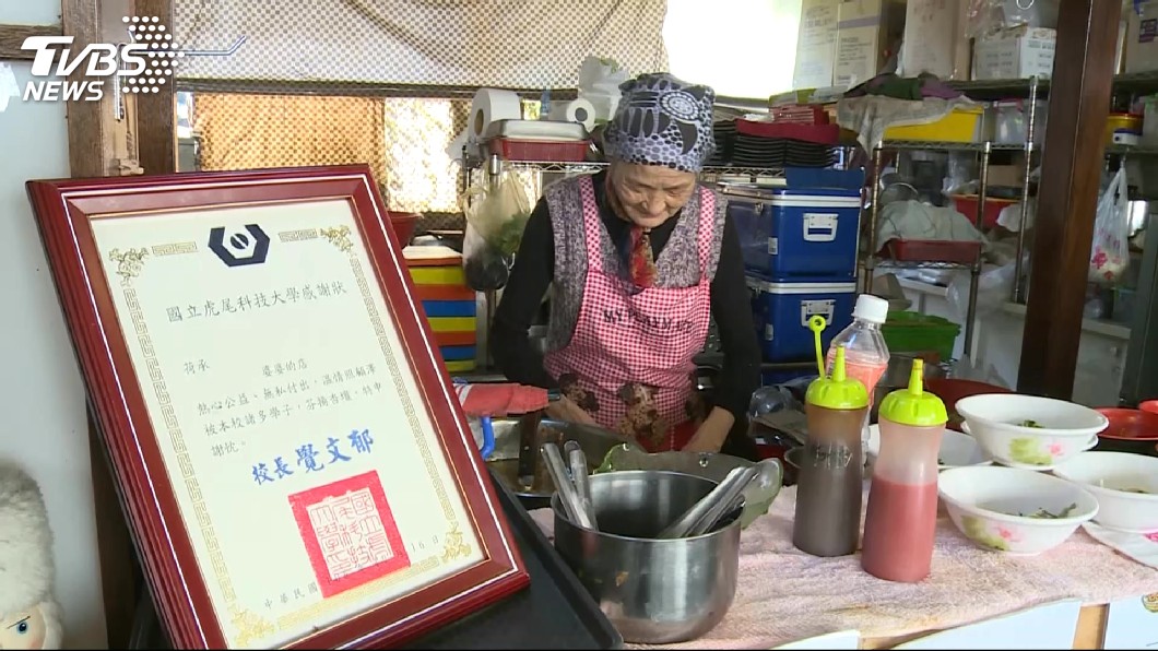讓學生吃飽…佛心婆婆飯麵僅20元 大四生拍紀錄片感念
