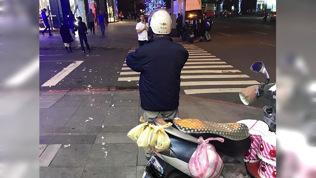 惡意踹車、蛋糕碎一地!外送阿伯深夜求助急哭