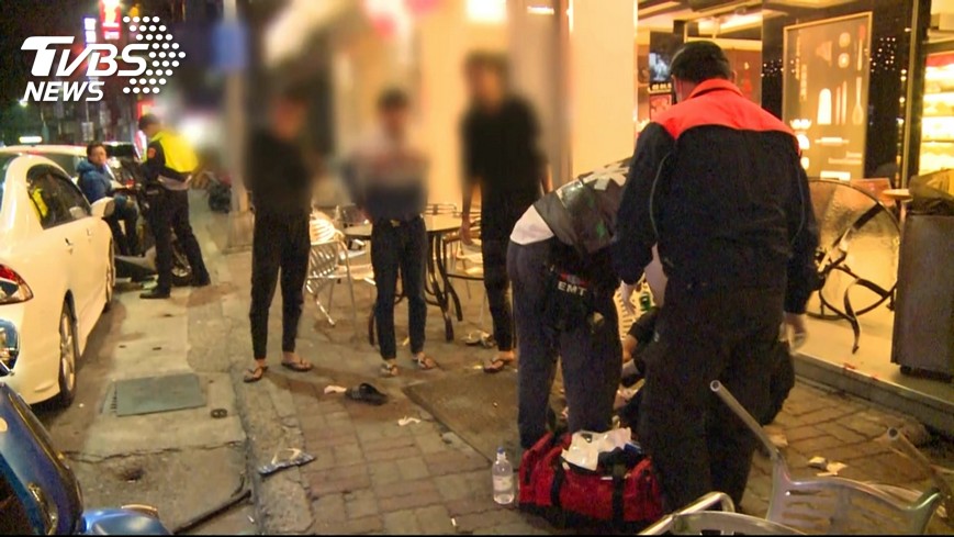 快訊/咖啡店聊天挨刀 警漏夜逮捕12嫌