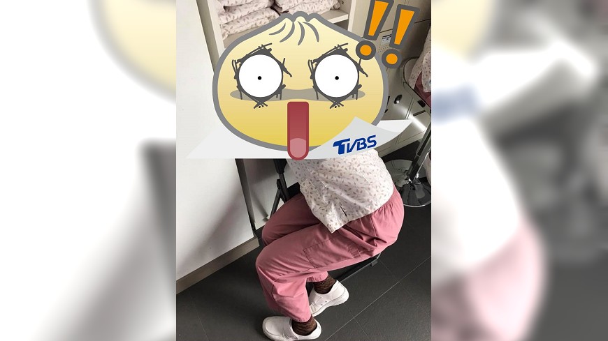 累到「在這睡」!護理師一張照片惹網友心疼