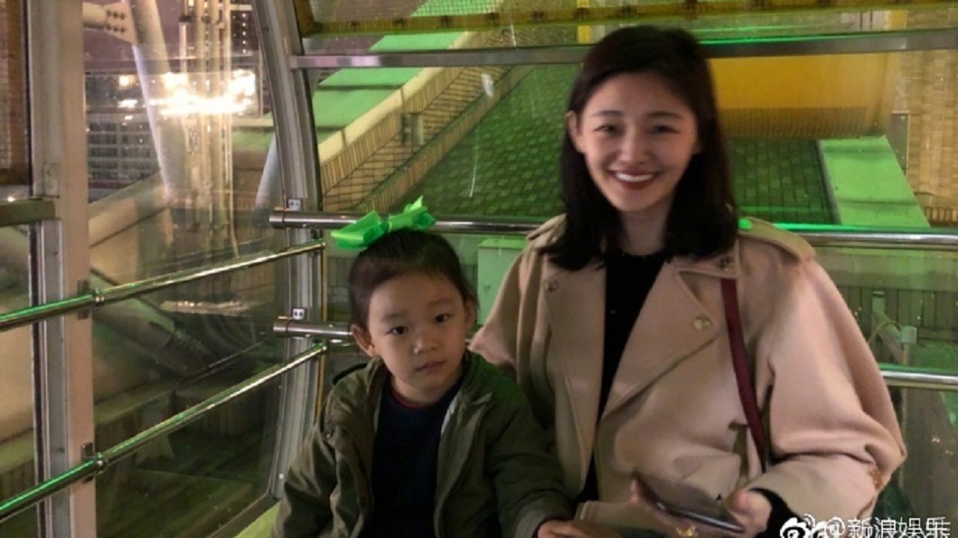 激瘦尖下巴模樣曝光! 大S瘦成這樣被讚如「少女」