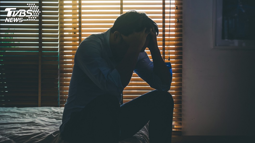 DIY濺到祖先牌位 男研究生消瘦陷低潮…擲筊求原諒