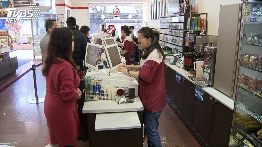 自發助弱勢童溫飽4年 暖店長猝死妻女接棒延愛