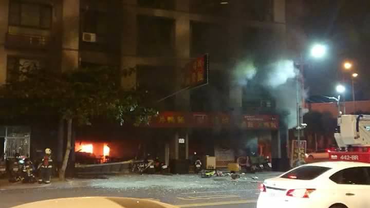 快訊/高雄小港餐廳氣爆已知20傷 3人送加護搶救