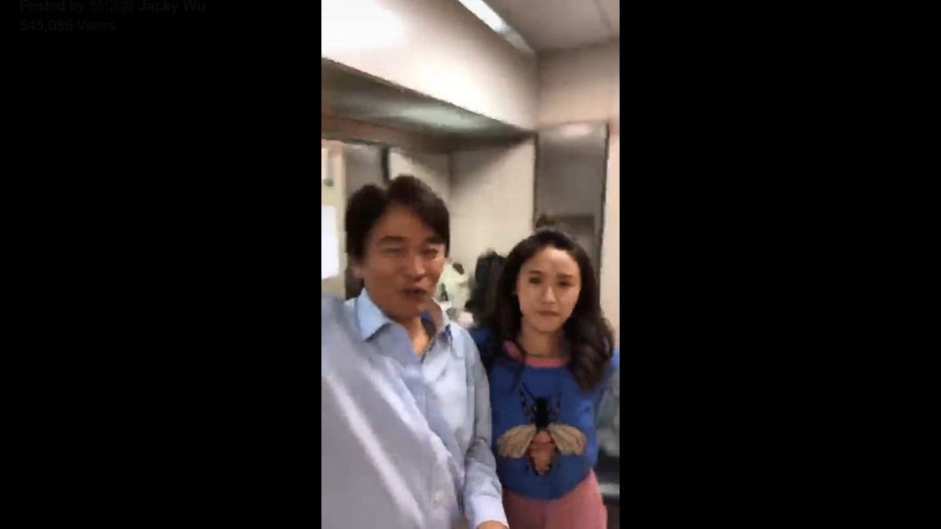 Sandy偷老爸手機　與吳宗憲跳PSY《DADDY》