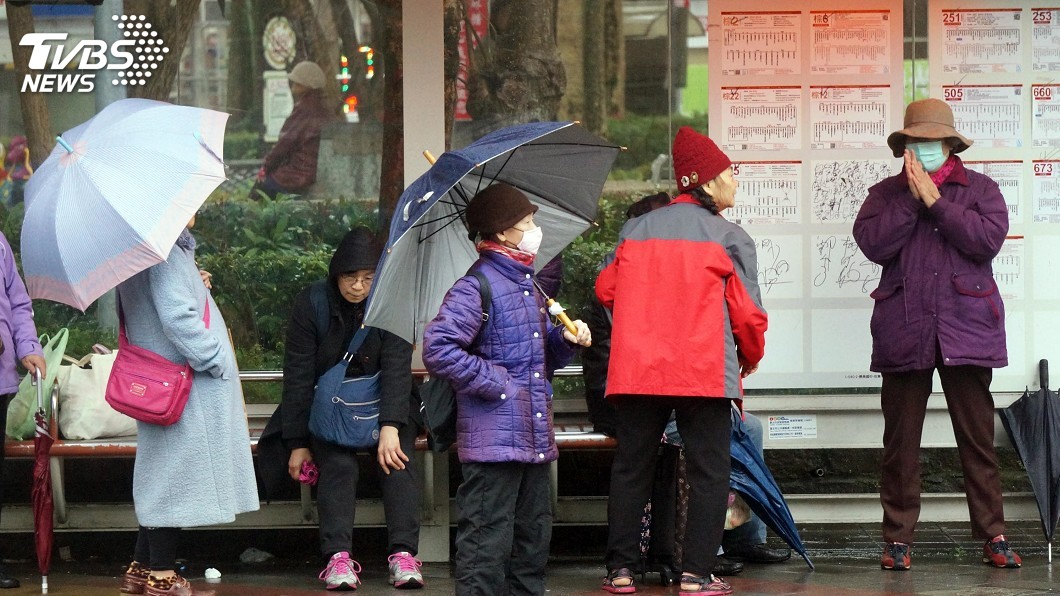 出門帶傘！全台各地有雨　北台灣早晚偏涼