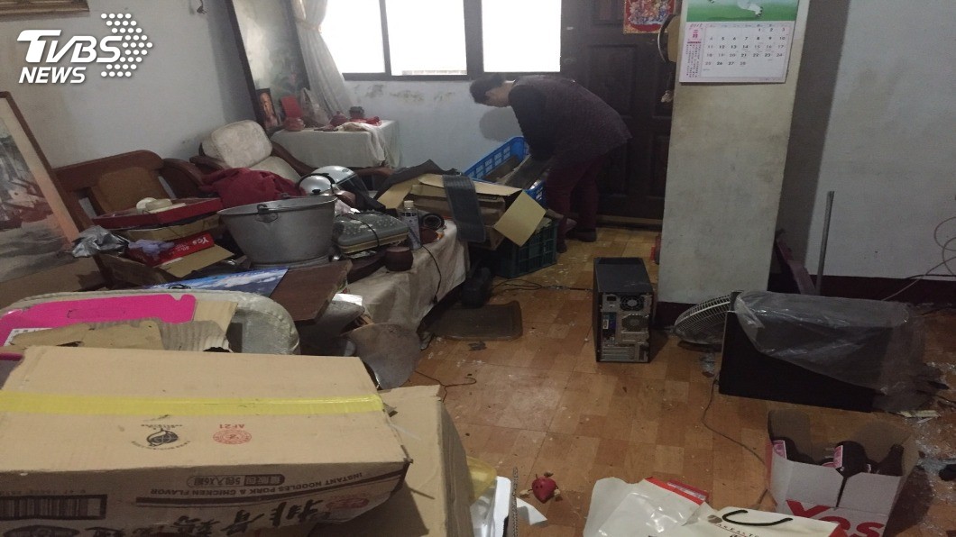 壯丁助災民整頓家園 國盛一街湧溫情