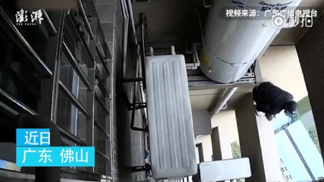 「蜘蛛賊」徒手攀爬33樓高 網諷:直播賺更多