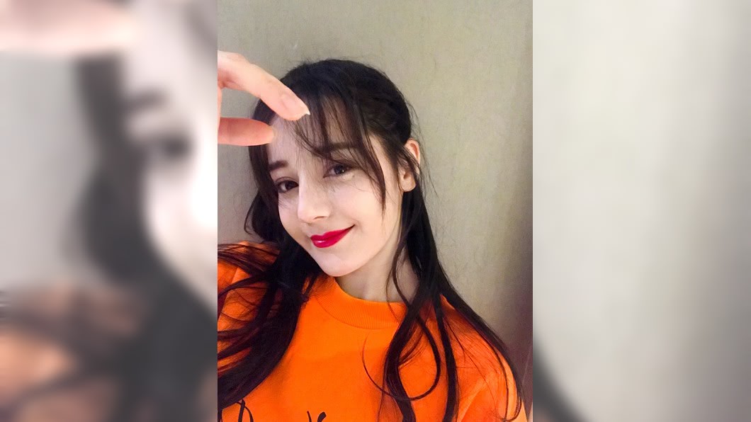 新疆美女迪麗熱巴 有雙胞胎妹「冷巴」?