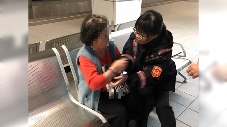 失智母捷運站迷路 只記得「要送便當給兒子」