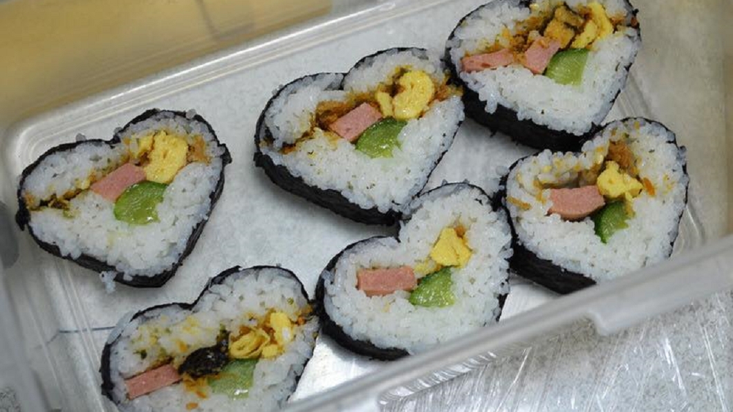 樂華夜市素壽司10個250 網:是人都當遊客坑
