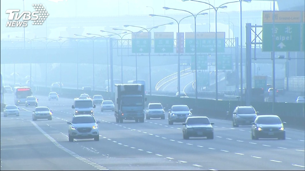 快訊／短程車潮為主！228假期國道取消20公里優惠